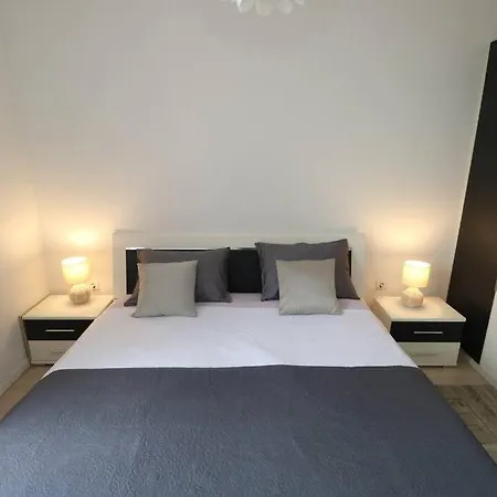 Comfort & Bright 3 Bedroom *