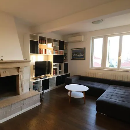Comfort & Bright 3 Bedroom 公寓 *