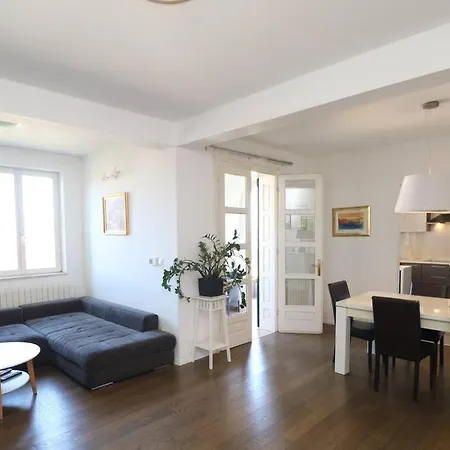 Comfort & Bright 3 Bedroom 公寓 *