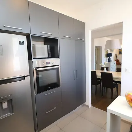 Comfort & Bright 3 Bedroom *